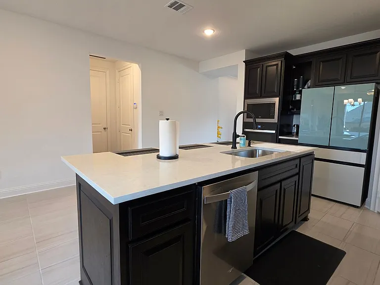 1513 Larson Ln — Photo 13