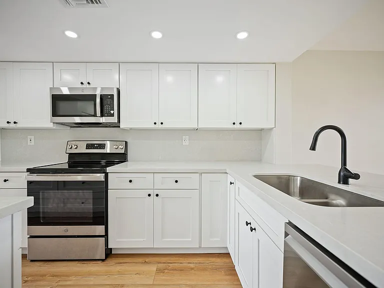 2800 SW 87th Ave #1111 — Photo 4