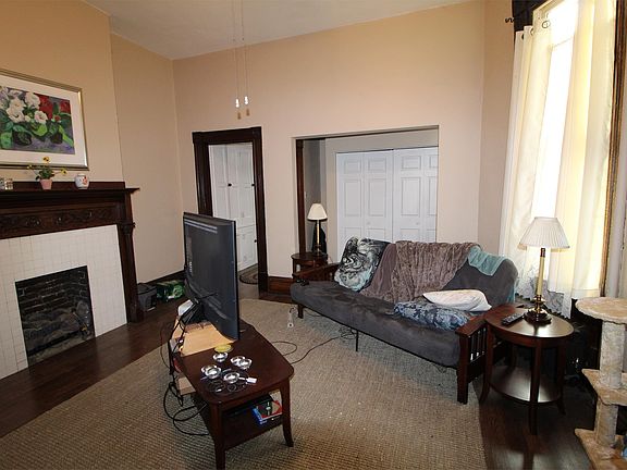 3rd image of 925 Beech Ave #1