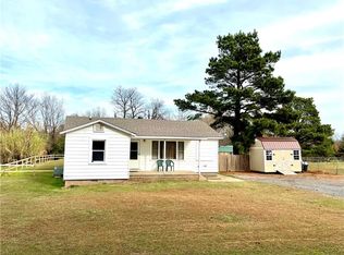 2002 Holt St, Lavaca, AR 72941