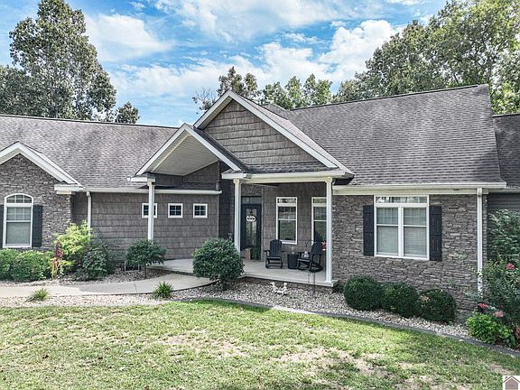3rd image of 178 Primrose Ln
