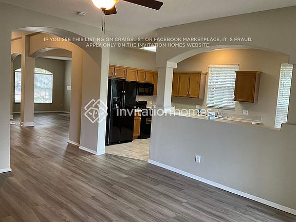 5th image of 233 Hanging Moss Dr