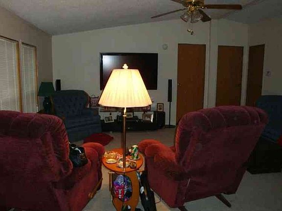 2nd image of 124 Meadow Ln