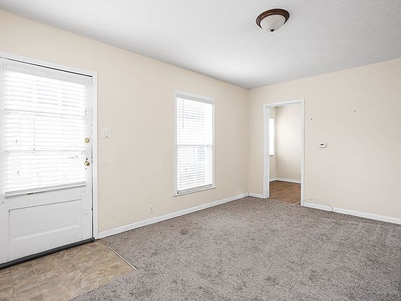 3rd image of 4716 N Caroline Ave