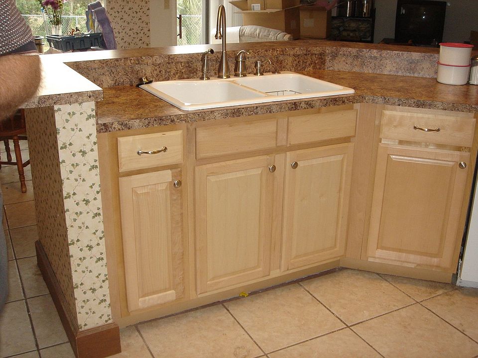 Maple Cabinets in Kitchen
