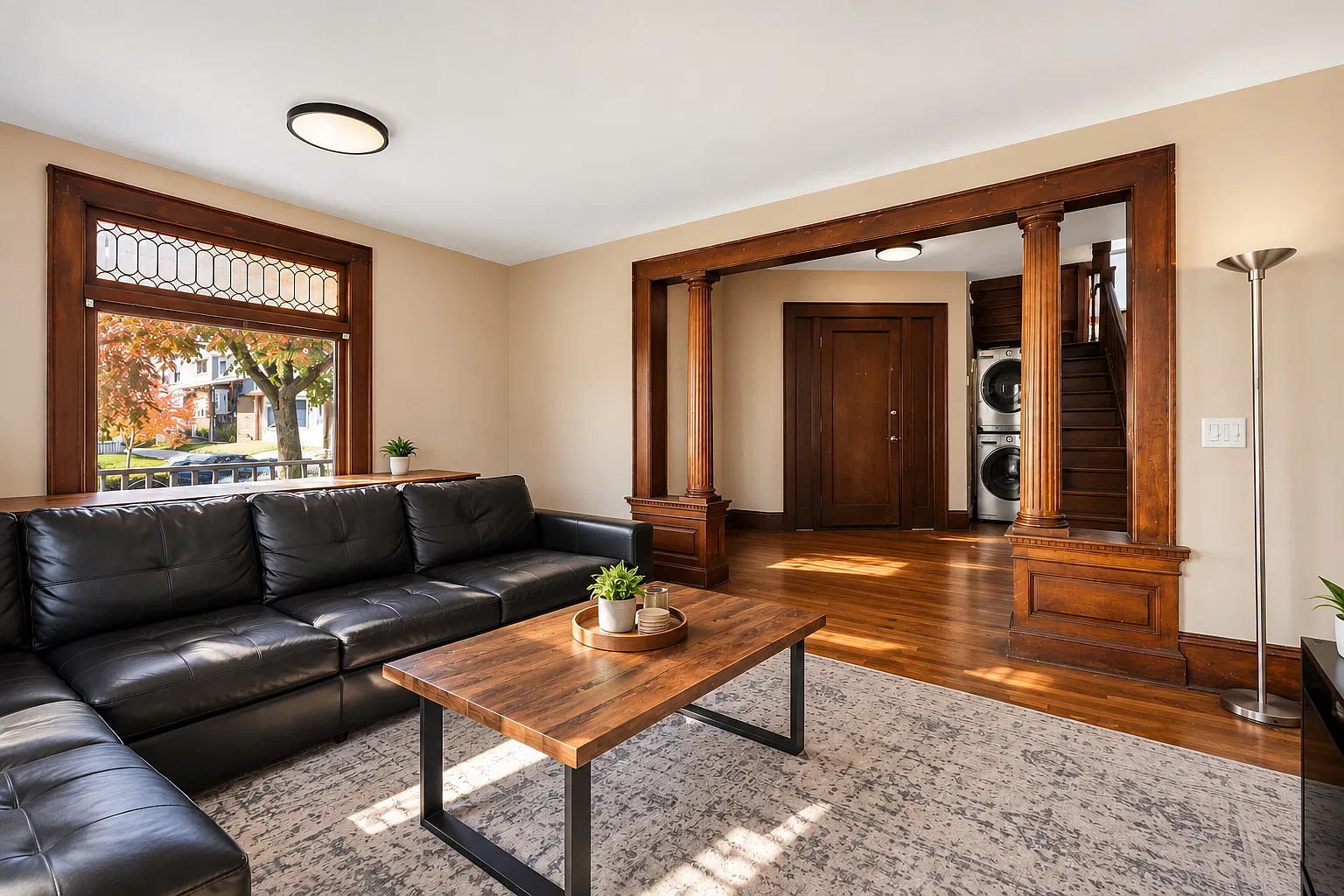 7 bed, 3856 sqft, $6,825 — Photo 3