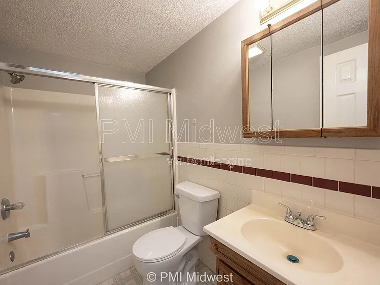 1710 S Market St — Photo 9