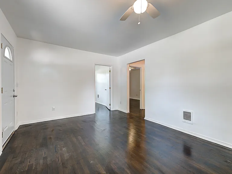 2416 SW 33rd St — Photo 11