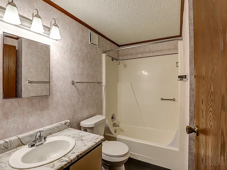 Heathmoore Apartments — Photo 7