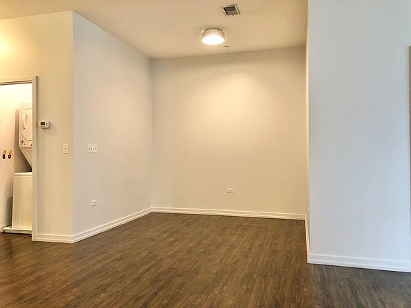 4th image of 2500 N Clybourn Ave APT 208