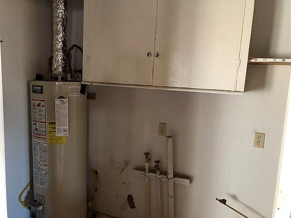 4th image of 401 Bowie St