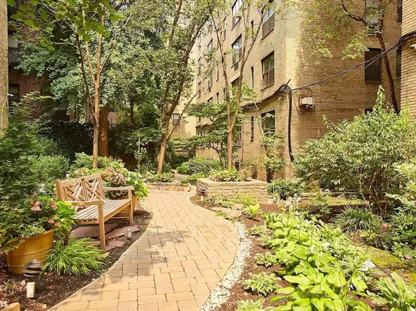 434 East 52nd Street image 7 of 8