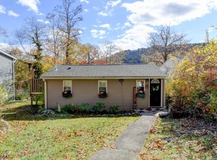 9 Woods Rd, Sandyston, NJ 07826