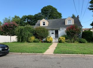 58 E 6th St, Huntington Station, NY 11746