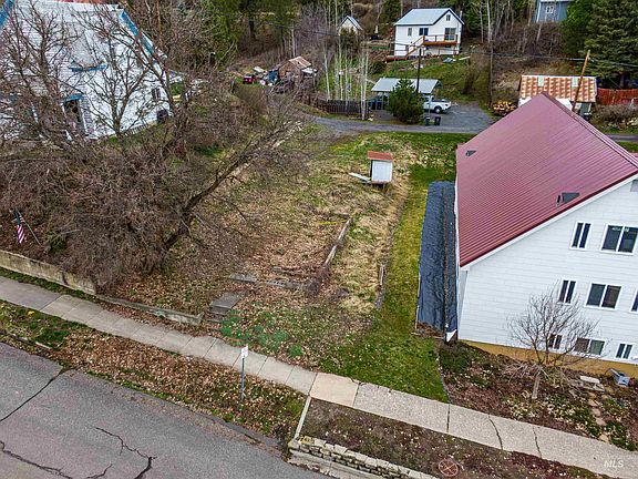 3rd image of 216 S Main St