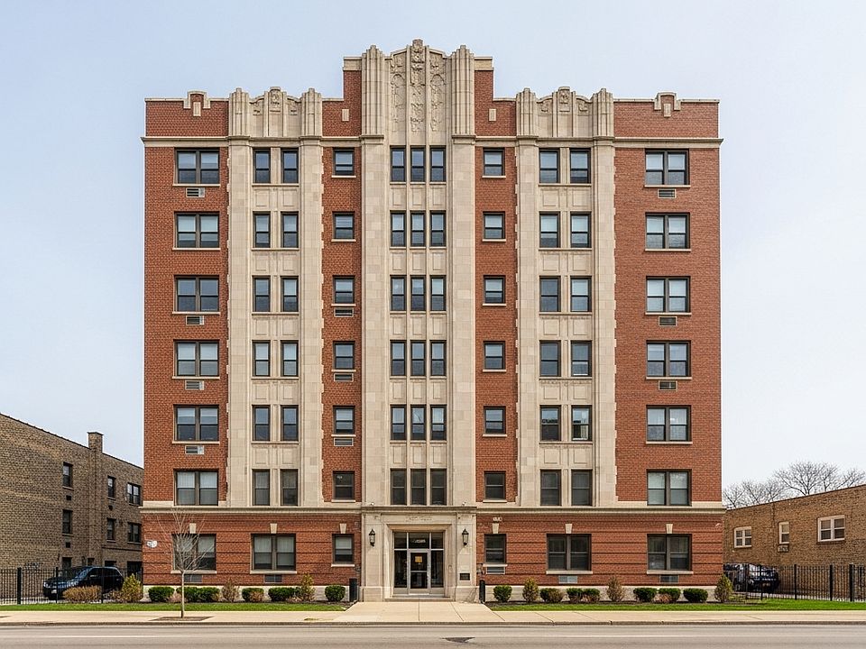 1st image of 3008 E Cheltenham Pl APT 305