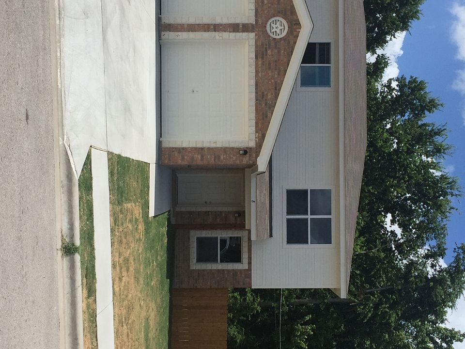 1st image of 100 Kings Ct