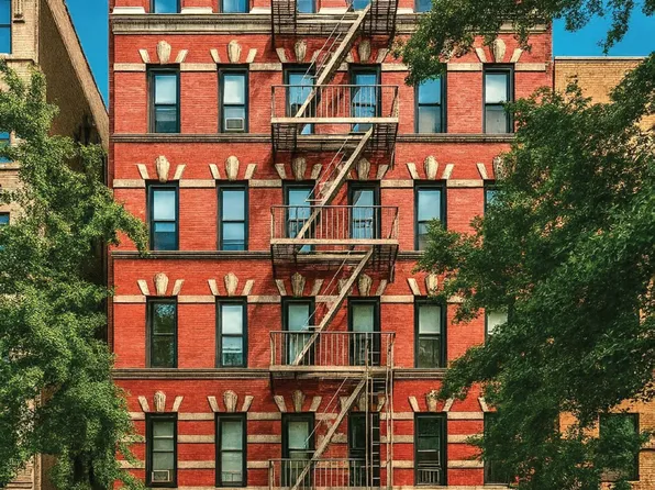 96 Perry Street image 14 of 14