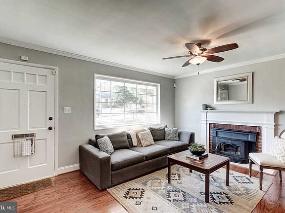 3rd image of 3543 Ewell St