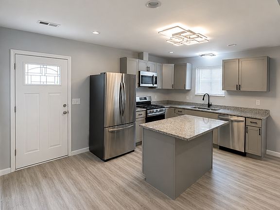 3rd image of 27865 Brettonwoods St