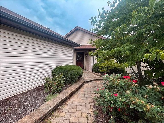 3rd image of 4051 NW Gamay Ln