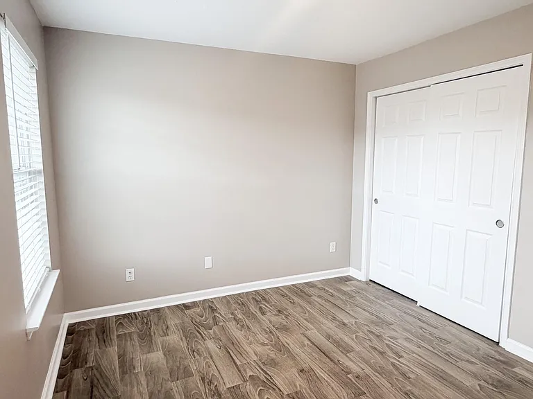 4422 Park Trail Ln — Photo 16