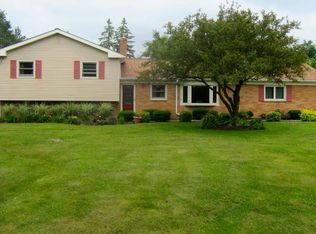 7794 Fairmount Rd, Novelty, OH 44072