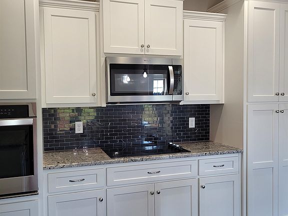 5th image of 596 Montrose Dr Lot 220