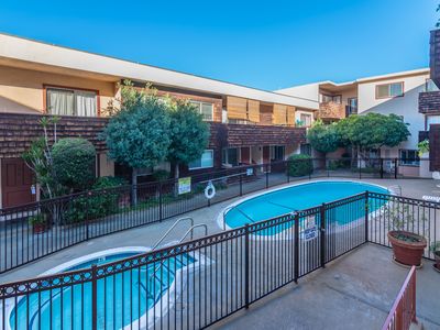 5414 Newcastle Ave APT 35, Encino, CA, 91316