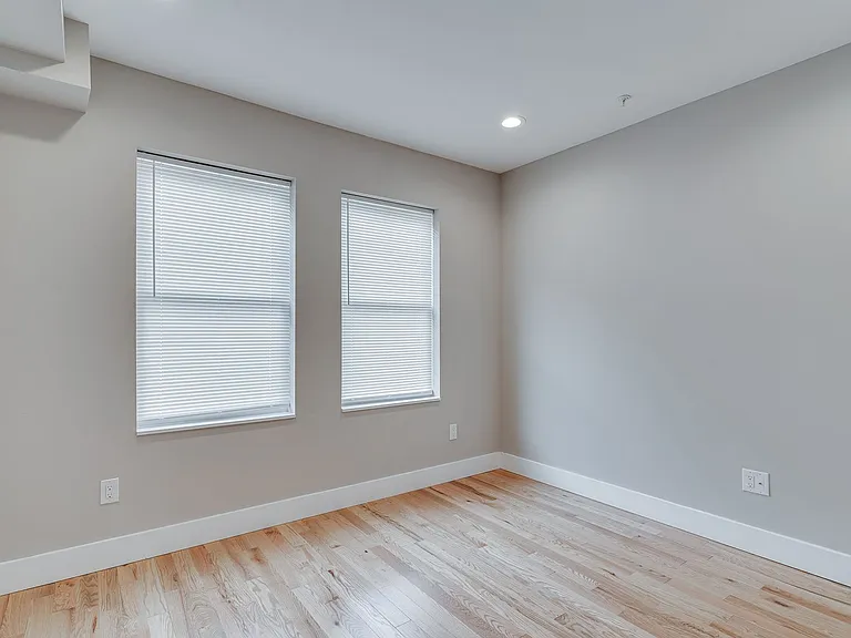 1436 N Corlies St — Photo 12