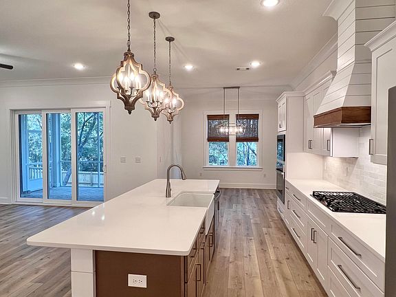 5th image of 131 Caraway Dr