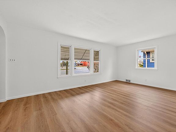 3rd image of 6726 West Silver Spring DRIVE