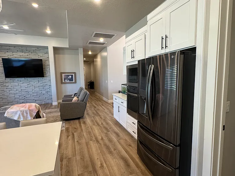 1871 W 740 South Cir — Photo 5