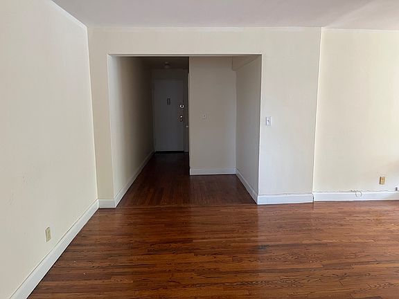 3rd image of 709 Warburton Ave APT 4G