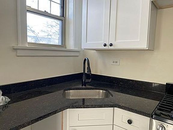 2nd image of 4830-34 N Wolcott Ave #4834-1N
