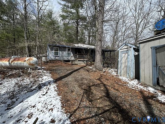 4th image of 498 Clemmer Ridge Ln