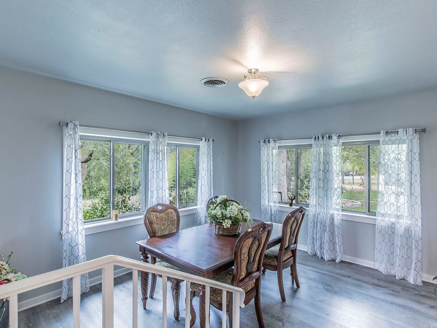 5 bed, 3812 sqft, $4,495 — Photo 4