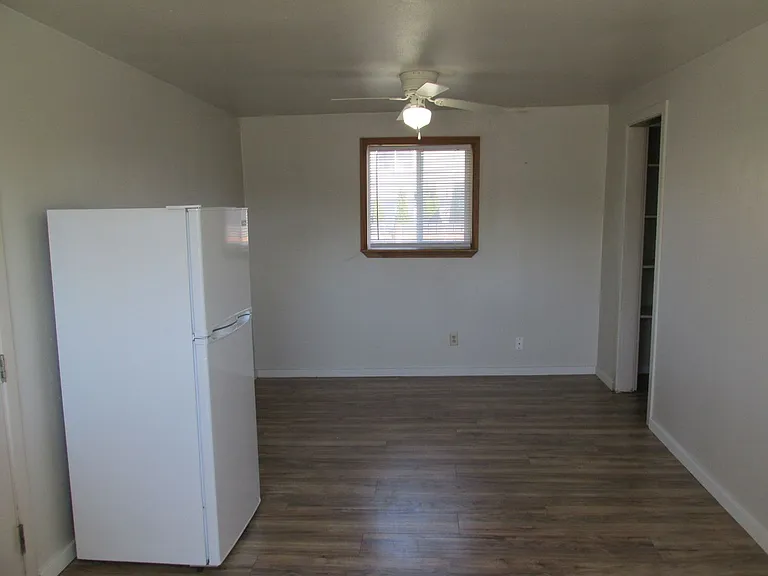 345 E Hazel Ave — Photo 6