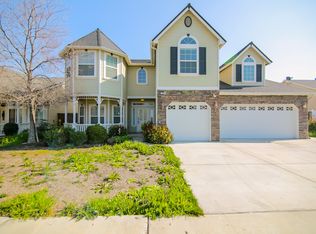 938 Mammoth St, Tulare, CA 93274