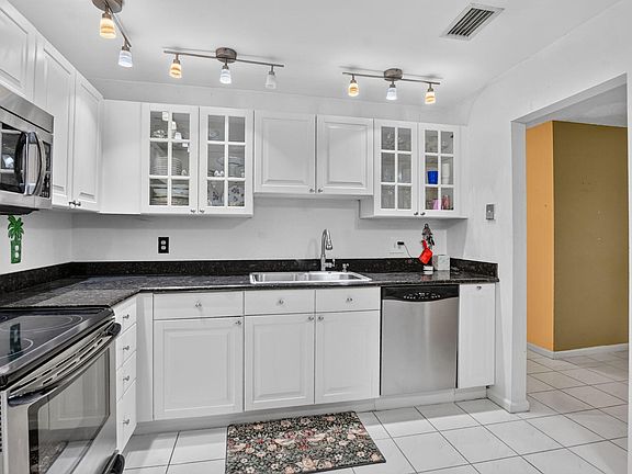 3rd image of 9364 Sable Ridge Circle #D