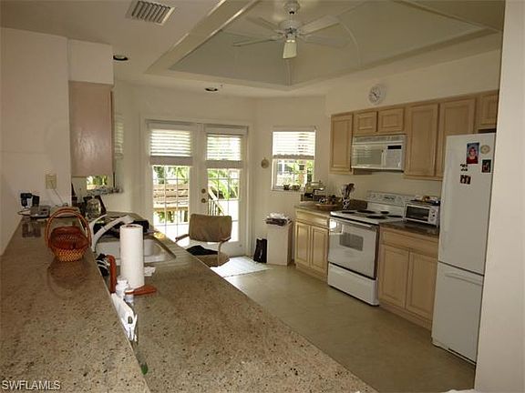 3rd image of 26872 Wedgewood Dr APT 103