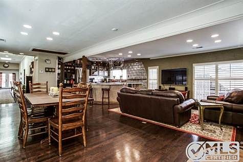 5th image of 8931 San Leandro Dr