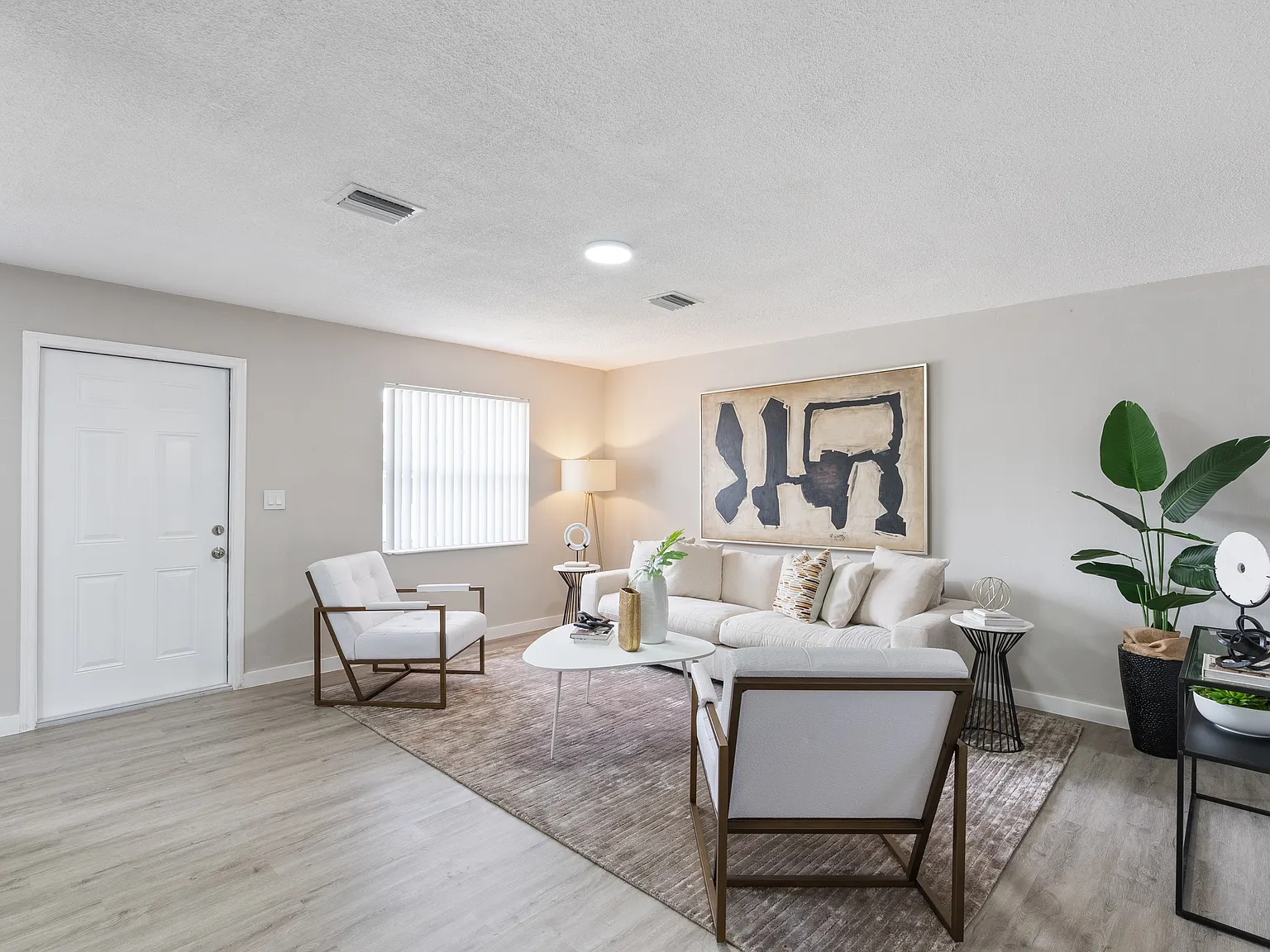 2 bed, 800 sqft, $1,925 — Photo 2