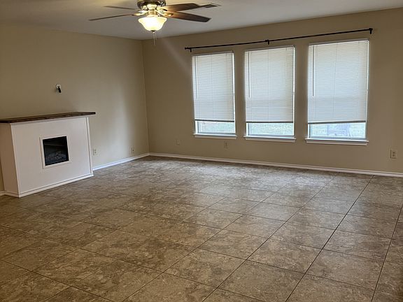 2nd image of 3313 Baldwin Park