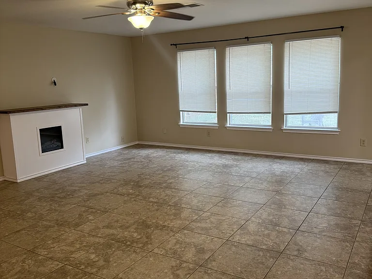 3313 Baldwin Park — Photo 2