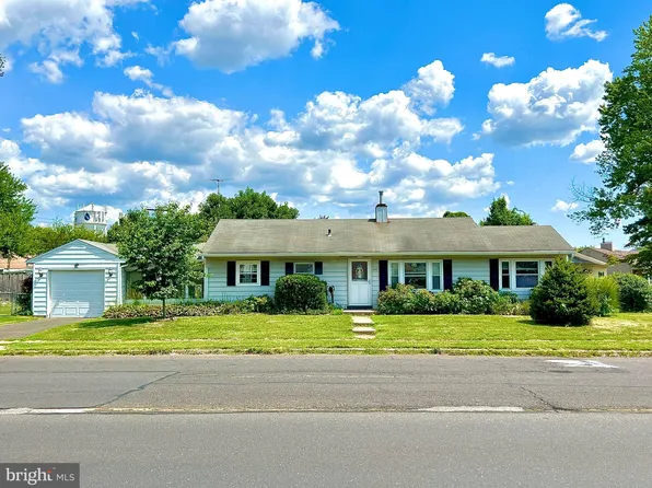 201 Andover Rd, Fairless Hills, PA 19030