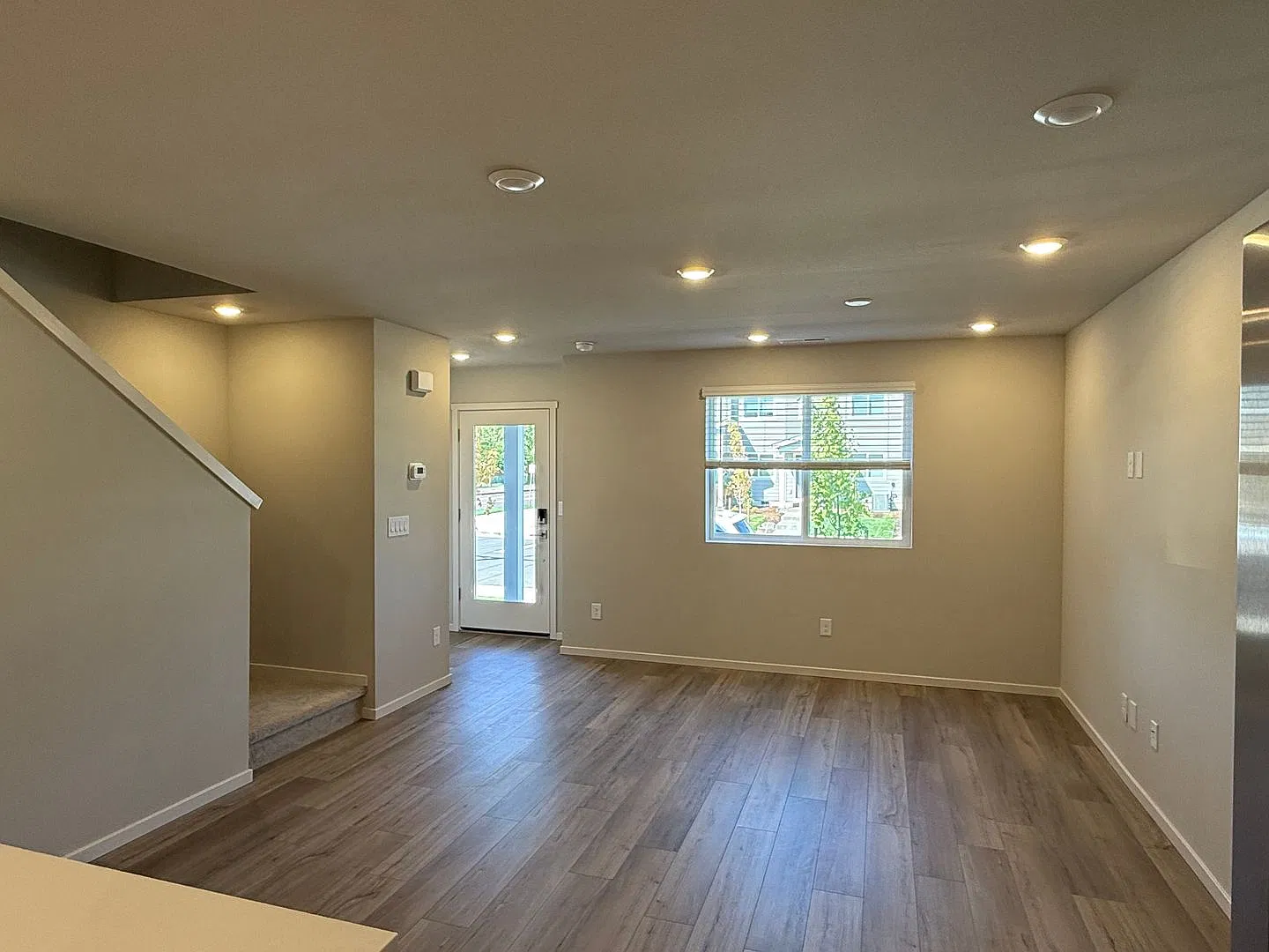 Great Locations! Spacious 3 bedroom Townhome! Neighborhood Park & More! — Photo 3
