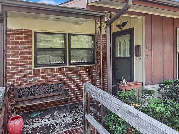 5th image of 313 Heck St