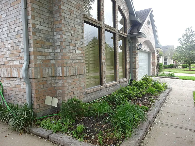 14439 Reissen Ln — Photo 2