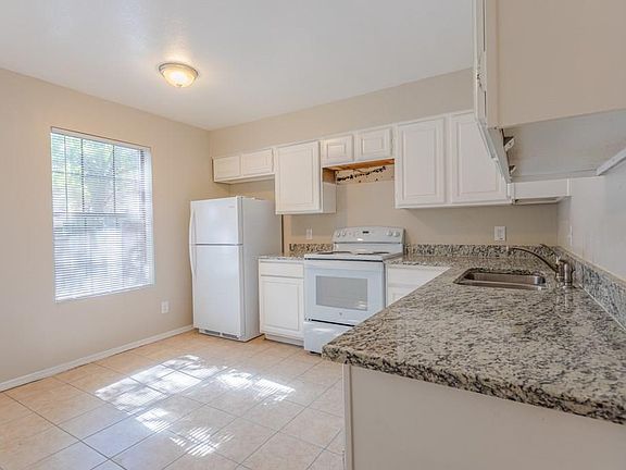 5th image of 2010 Cranford Dr APT 32